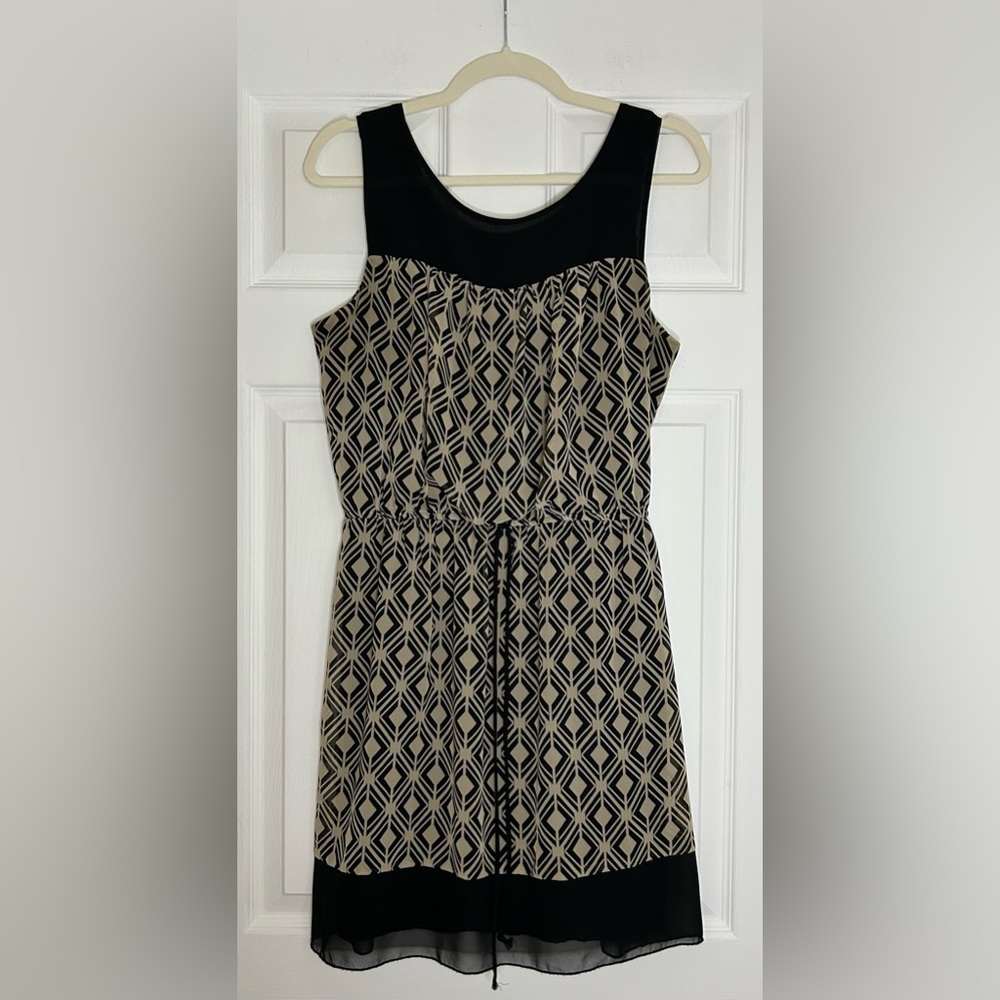 Enfocus Studio Sleeveless Black and Cream Patterned Dress